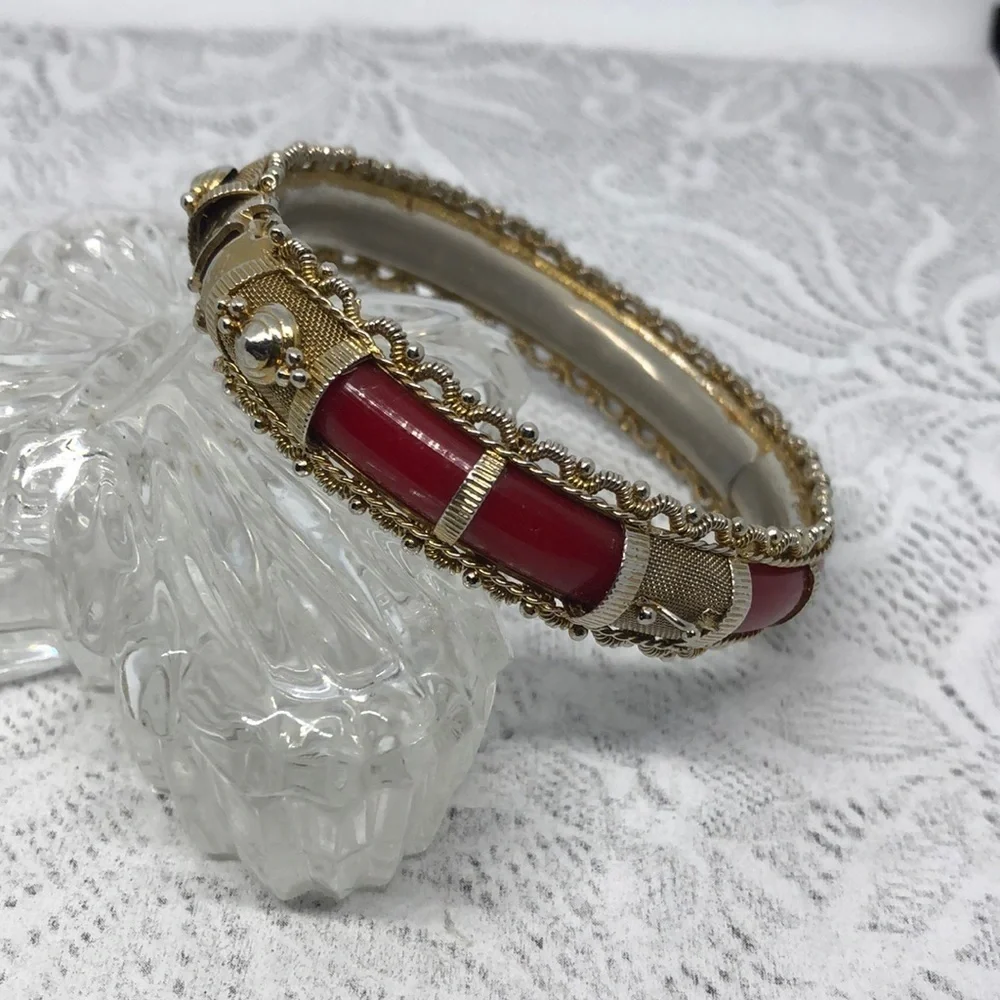 Vintage red and gold tone mesh clamper bangle bracelet